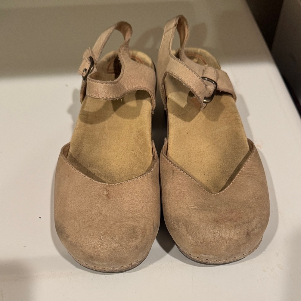 Dansko Women's Tan Sandals